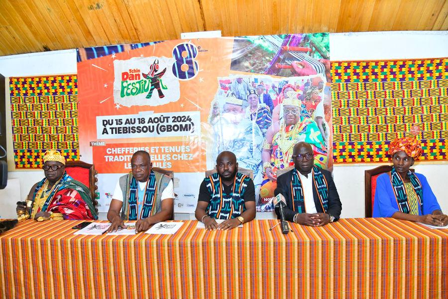 Tiébissou : les tenues traditionnelles Baoulé à l’honneur au festival Tchin-Dan qui s’ouvre ce week-end