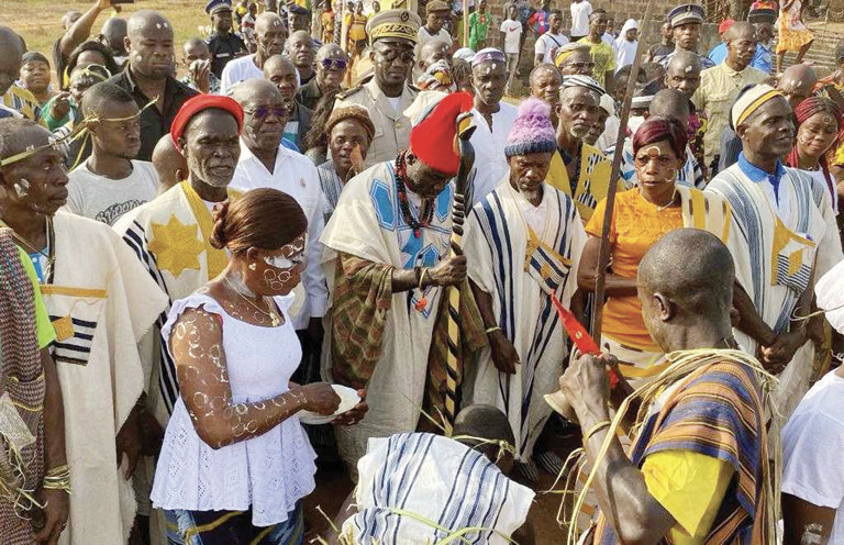 Toulepleu / Trouho 2024 : Le maire Kah Zion communie avec ses populations à Guiellé