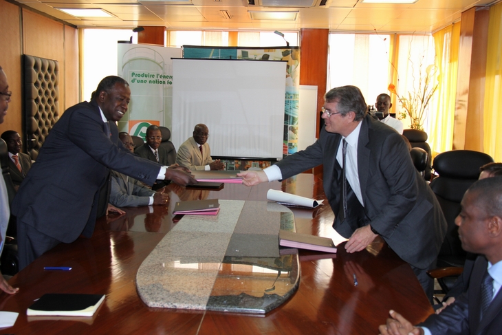 Signatures de contrat de partage de production de gaz entre l’Etat de Côte d’Ivoire et  FOXTROT