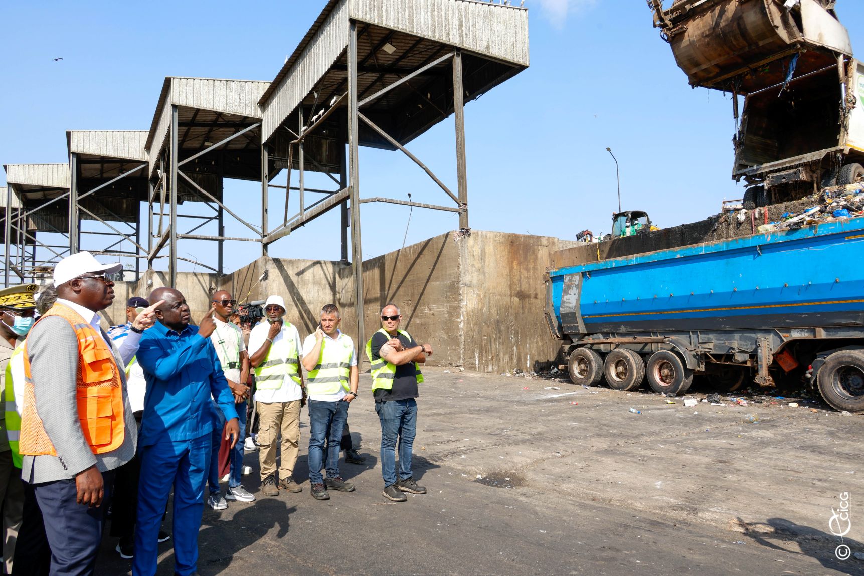 Traitement des ordures ménagères : le ministre Amédé Kouakou visite les installations d'Anguédédou et de Kossihouen
