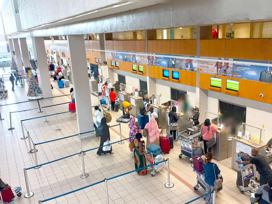 Transport aérien : le gouvernement renforce le contrôle des personnes en provenance et à destination de la Côte d‘Ivoire ou en transit