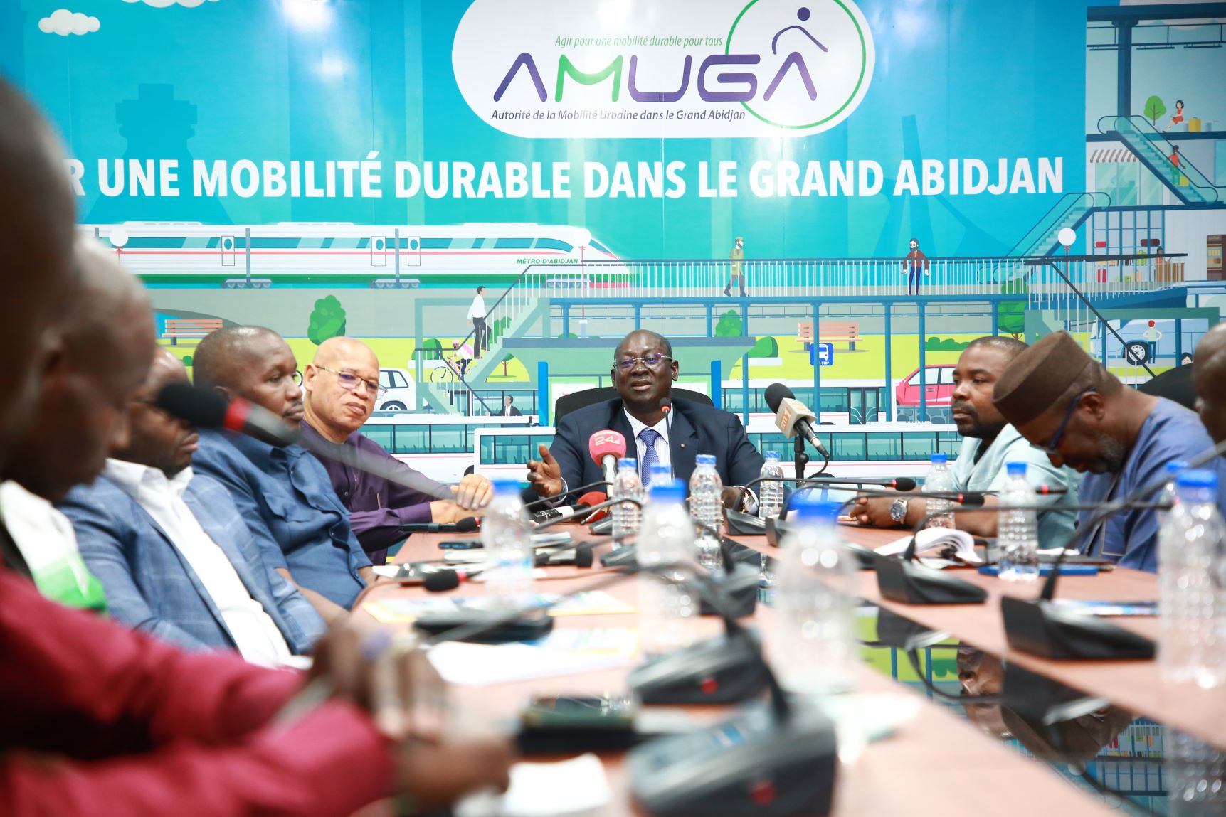 Transport lagunaire : le directeur général de l'AMUGA annonce l'achèvement des travaux de construction des gares du Plateau et d'Abobodoumé en 2025