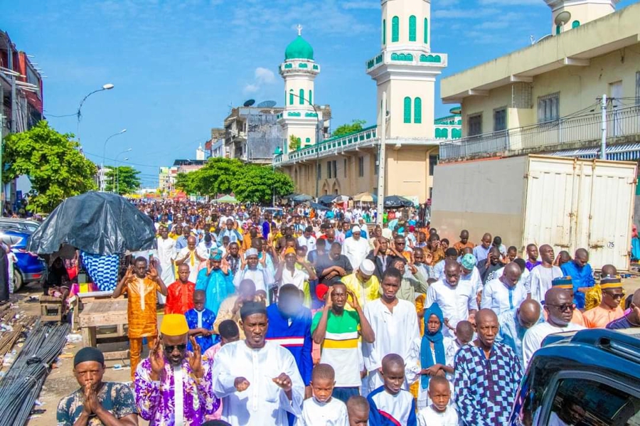 Treichville/ Ramadan 2023 : François Amichia et Amy Toungara aux côtés des musulmans de la cité n'zassa