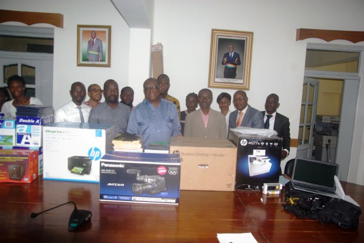 Grand-Bassam: le maire équipe la Maison du Patrimoine culturel