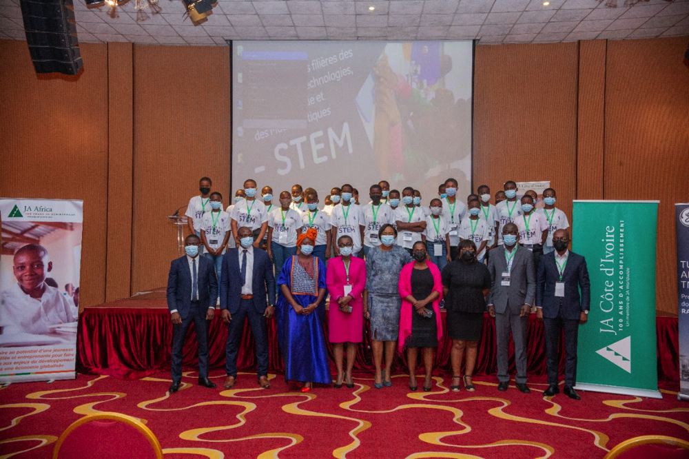 Un programme pour susciter des vocations scientifiques chez les filles en Côte d’Ivoire