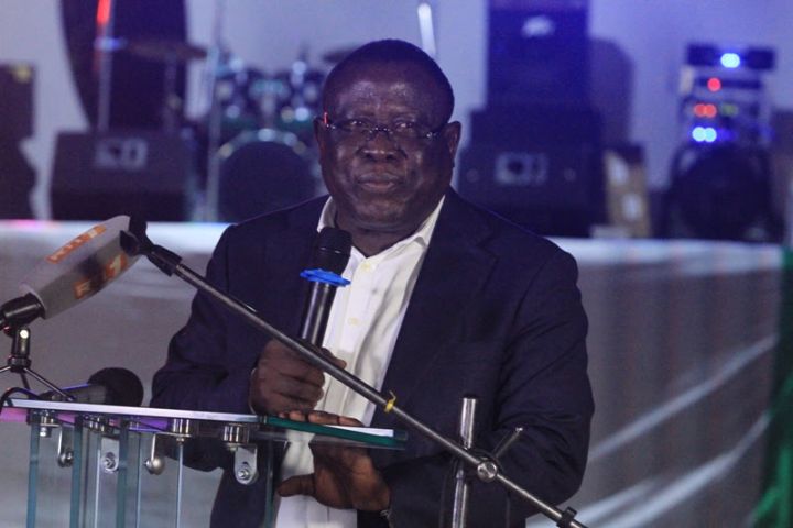 Abidjan accueille 2021 en lumière avec des feux d’artifices éclatés