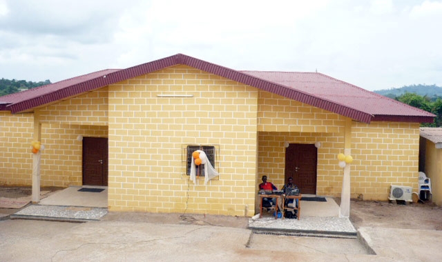 Inauguration de la “Maison des Hôtes”, hier, à Toulepleu / Dénis Kah Zion (promoteur du réceptif hôtelier) : “J`ai construit cette “Maison des Hôtes” de Toulepleu grâce à mes relations de 19 ans de journalisme”