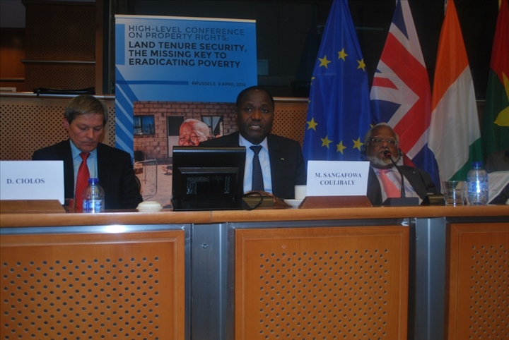 Bruxelles : Le ministre Sangafowa Coulibaly présente