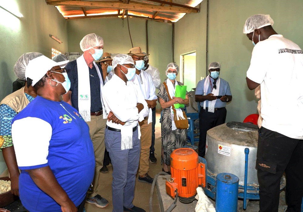 Unité semi-industrielle de transformation de manioc de N'douci : la BAD salue un instrument de promotion et d'inclusion sociale de la femme
