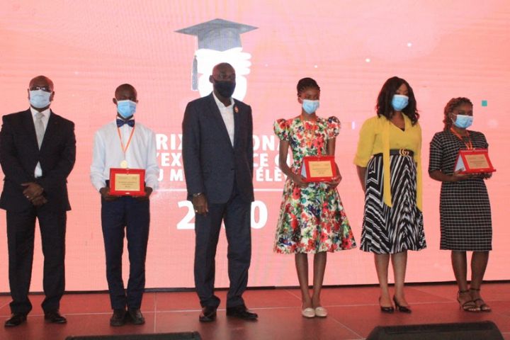 Le prix national d’excellence CIE 2020 décerné aux meilleurs élèves de Côte d’Ivoire