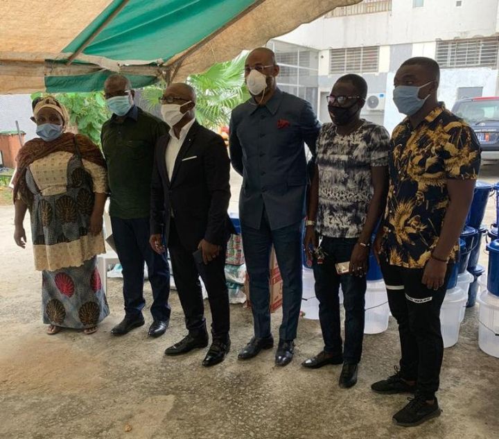 Covid-19: un homme d’affaires offre des vivres et des non-vivres aux Sierra-léonais de Côte d’Ivoire