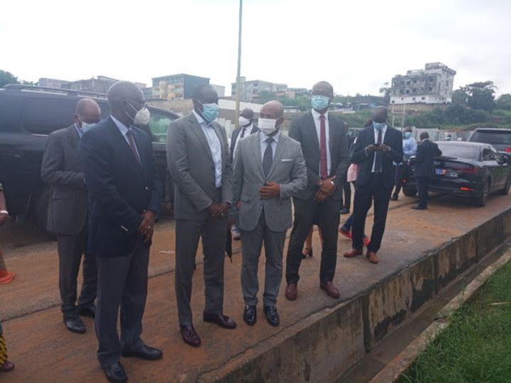 Saison des pluies : Abdourahmane Cissé aux côtés des habitants de Cocody impactées par des coupures d’électricité