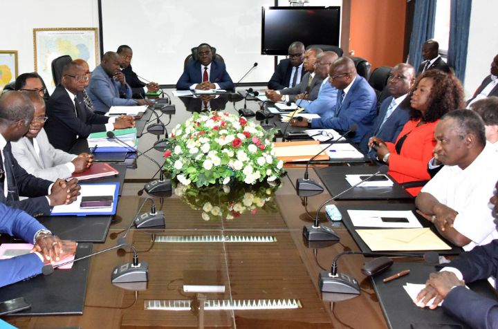 Affaire tiers payant, assureurs et cliniques privées :  le ministère de la Santé et les différents acteurs trouvent un accord