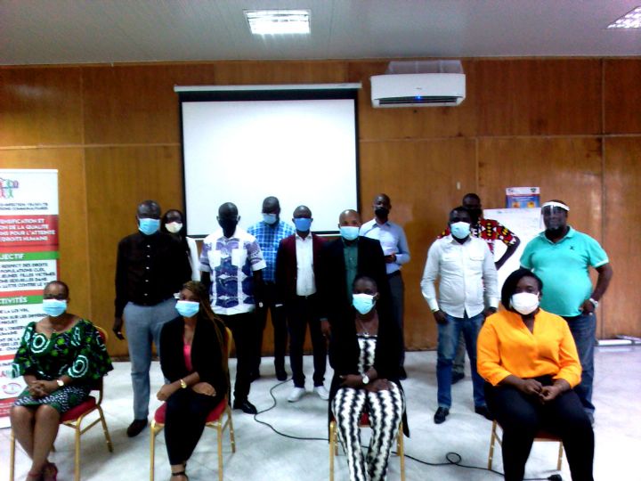 Des journalistes instruits à Abidjan sur les droits des travailleurs du sexe