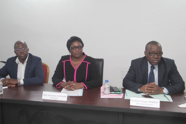 La CNDHCI condamne les violences verbales et prévient que leurs auteurs sont passibles de poursuites judiciaires