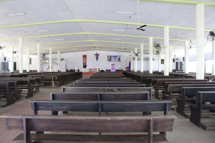 Covid-19: en Côte d’Ivoire, les chrétiens célèbrent la Pâques via les ondes et les cultes à domicile