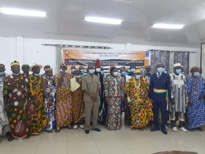 Namizata Sangaré (CNDH) aux Rois et chefs traditionnels : « Nous avons besoin de vous comme balise pour atterrir en douceur au soir des élections… »