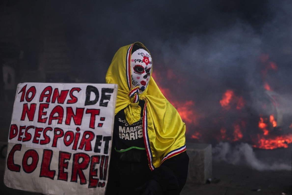 Violences à Paris: plus de 550 personnes en garde à vue