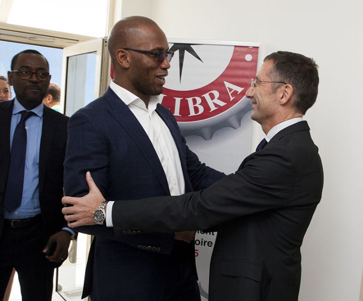 Visite de Didier Drogba à la direction générale SOLIBRA