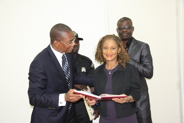 Communication gouvernementale : Le porte parole du gouvernement effectue une visite de travail au CICG