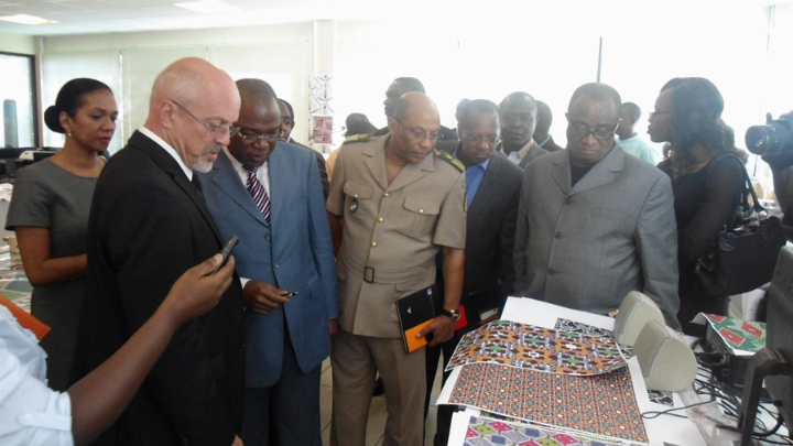 Le Directeur Général des Douanes visite Uniwax