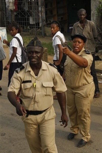 Paiement de salaire - Echauffourées entre policiers, hier, au Plateau