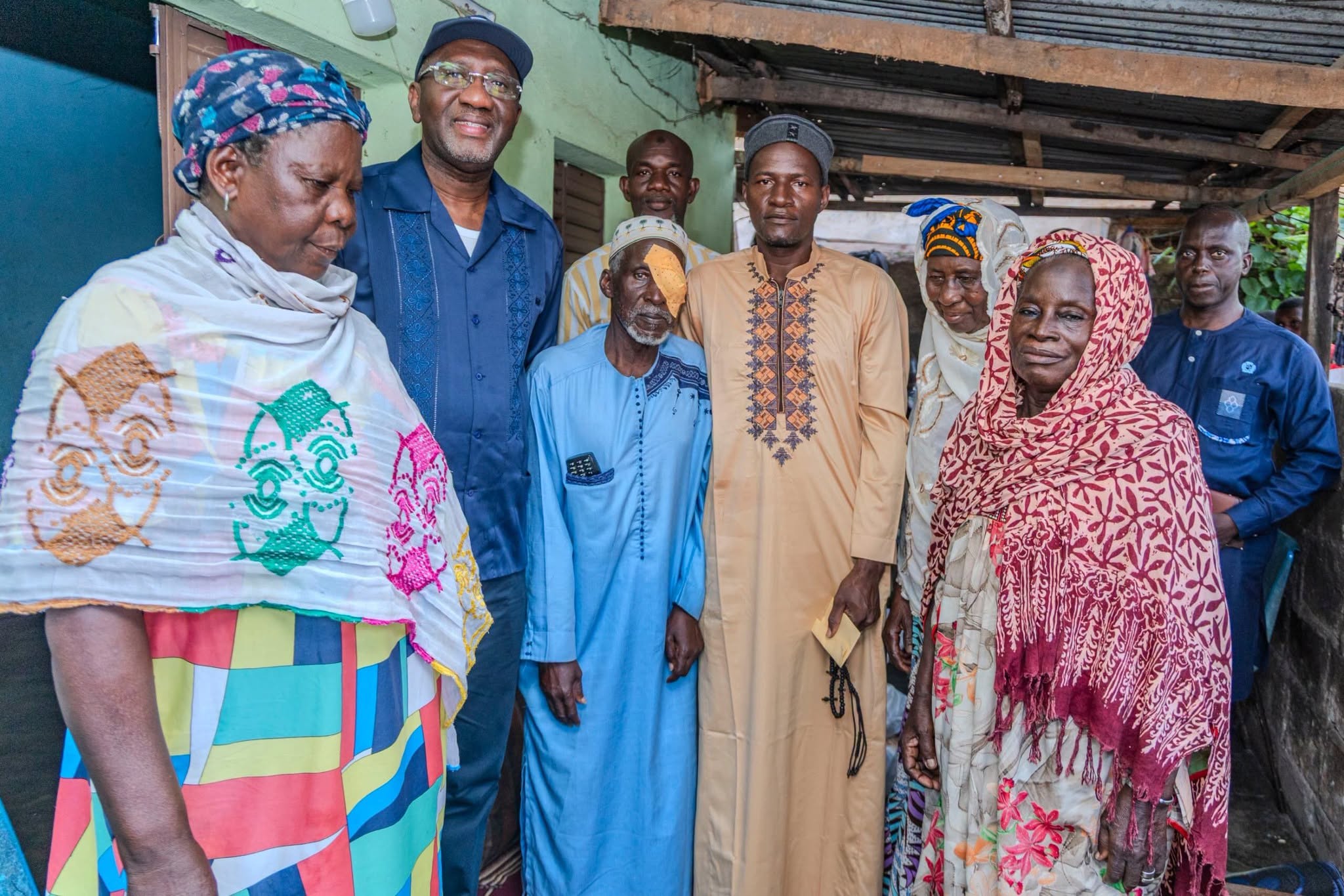 Yamoussoukro/Solidarité : le Ministre Souleymane Diarrassouba visite plusieurs familles vulnérables et des espaces d’échanges