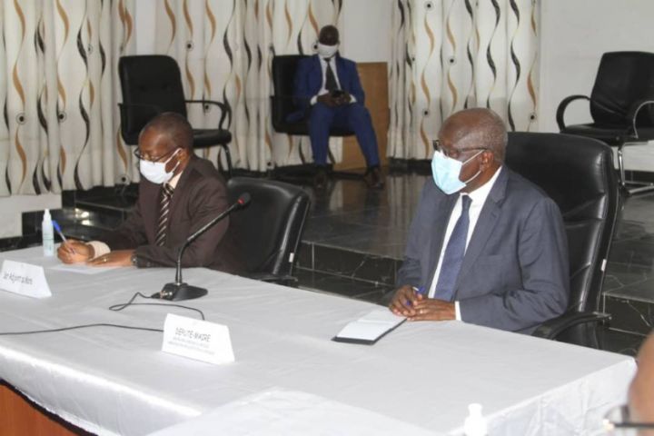 Covid 19 : le maire de Yopougon préside une réunion du comité communal de lutte contre les épidémies