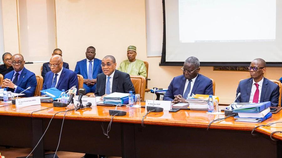 Zone UMOA : le ministre Adama Coulibaly salue une activité économique dynamique au 4ème trimestre 2024 avec une diminution du taux d'inflation