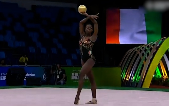 Anaïs Ossonon : première Ivoirienne à briller aux Championnats du monde de gymnastique rythmique.