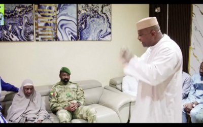 Le président de la transition se rend au domicile du ministre de la Défense tué.