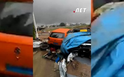 Inondations à la Riviera Palmeraie : Un taxi emporté par les eaux.
