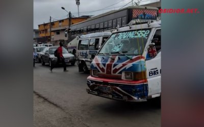 Clin d'œil culturel : L'empreinte britannique dans les transports d'Adjamé